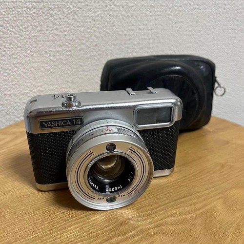 Yashica half - 14, frame
